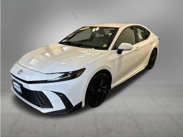 Used 2025 Toyota Camry SE w/ Convenience Package AWD/4WD image 1