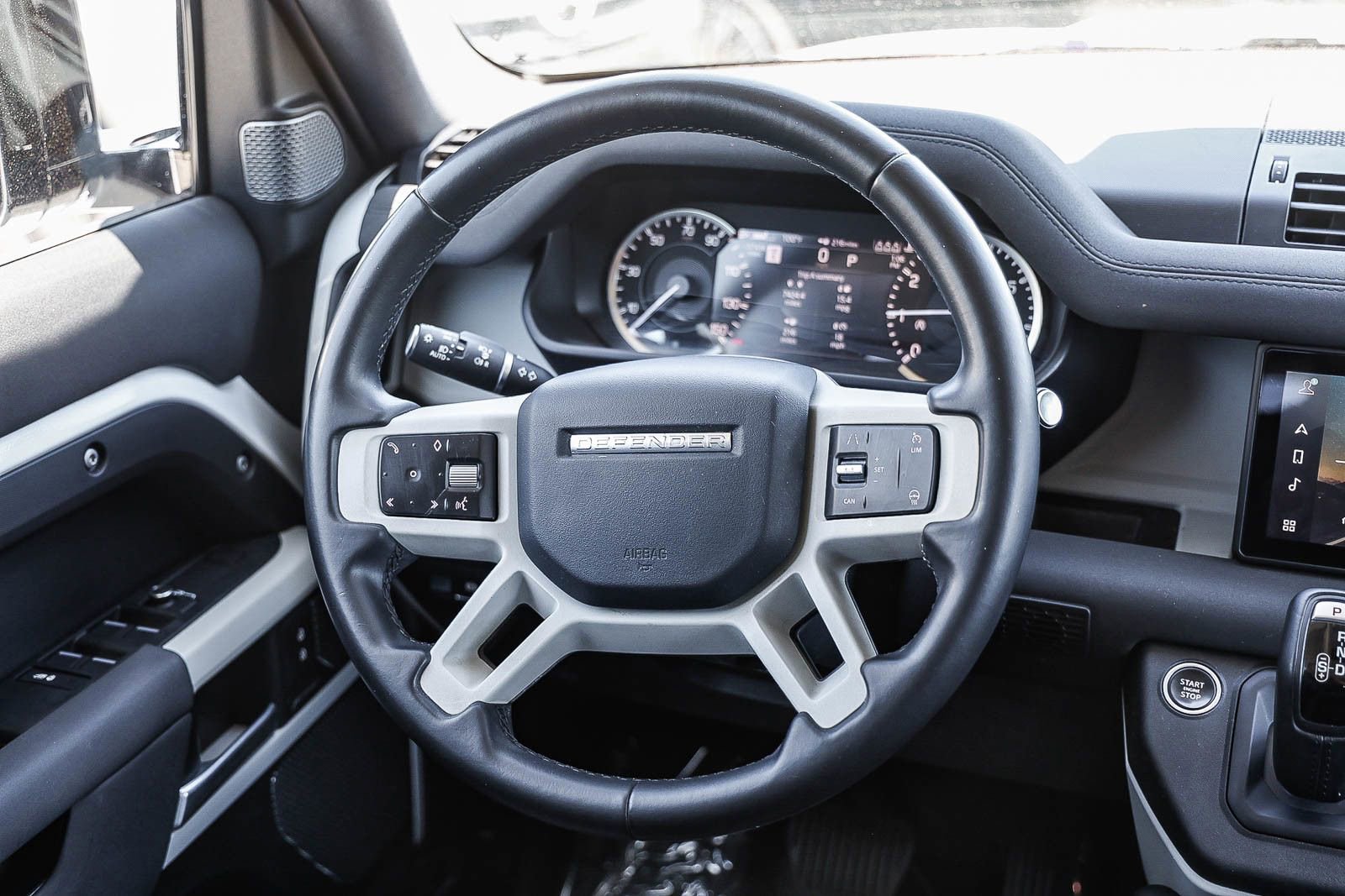 Used 2023 Land Rover Defender 110 S AWD/4WD image 13