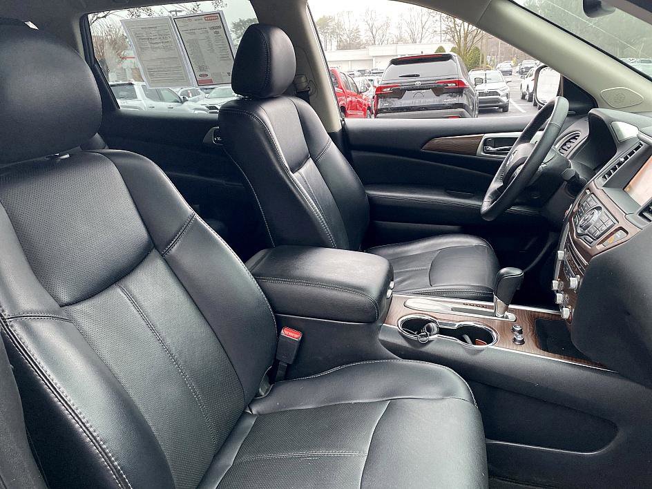 Used 2020 Nissan Pathfinder Platinum image 15