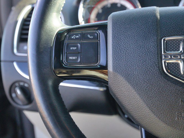 Used 2017 Dodge Grand Caravan SE image 18