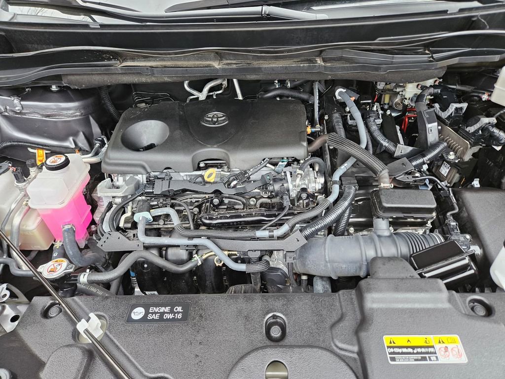 Used 2025 Toyota Sienna LE FWD image 23