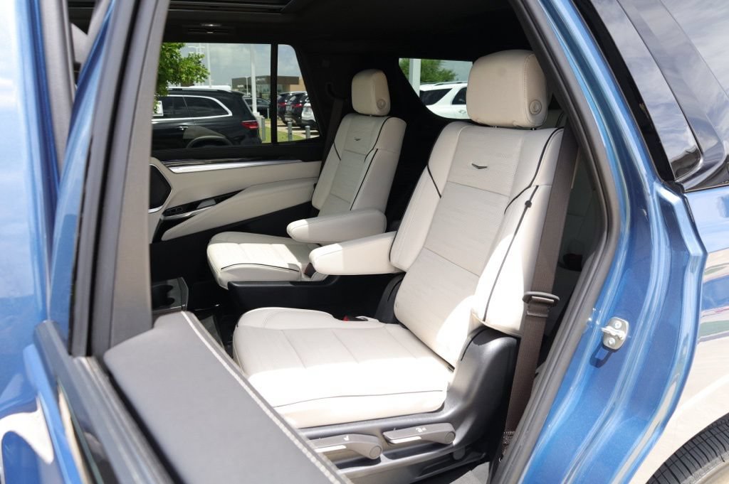 Used 2026 Cadillac Escalade Sport RWD image 30