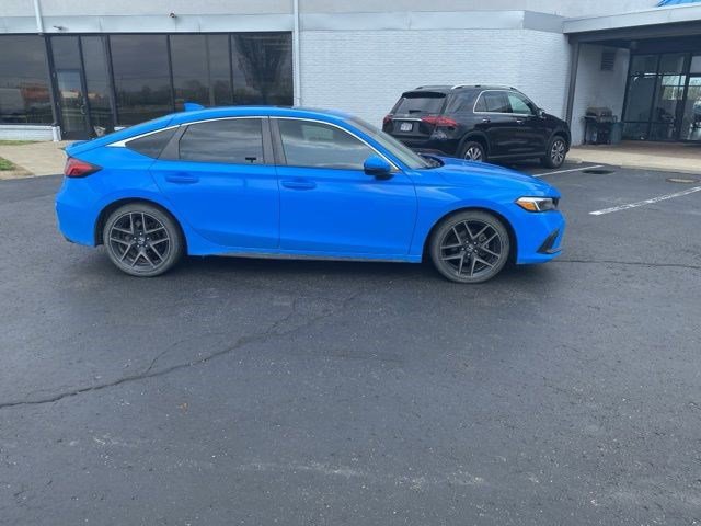 Used 2022 Honda Civic Sport Touring image 2