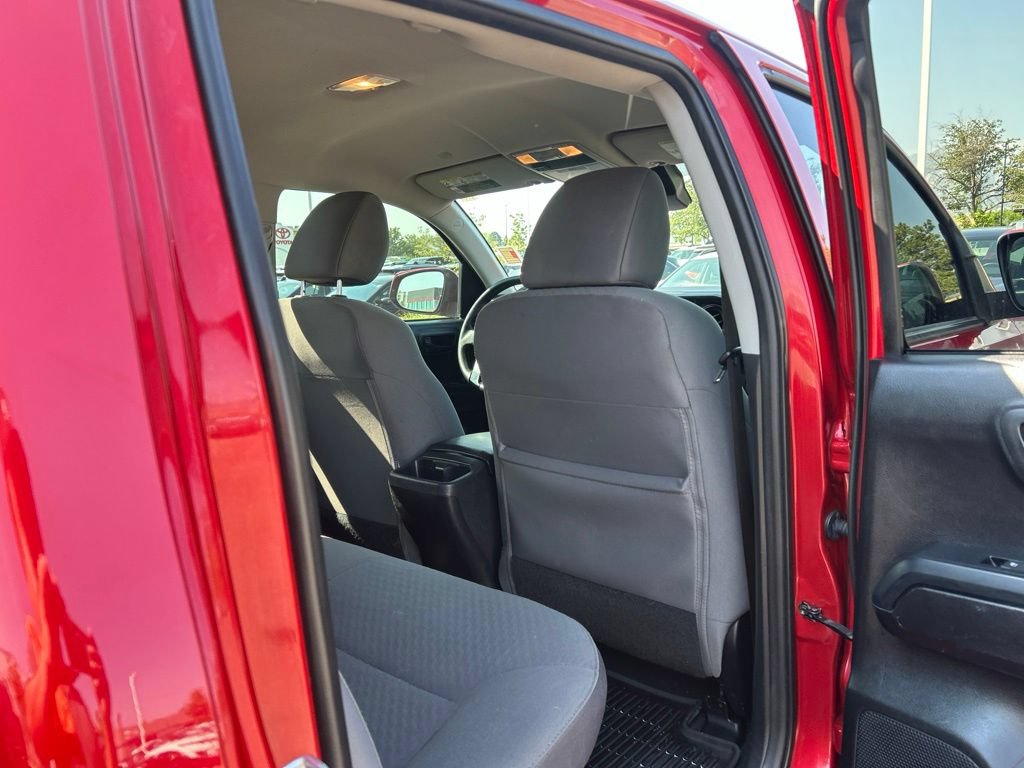 Used 2021 Toyota Tacoma SR AWD/4WD image 15