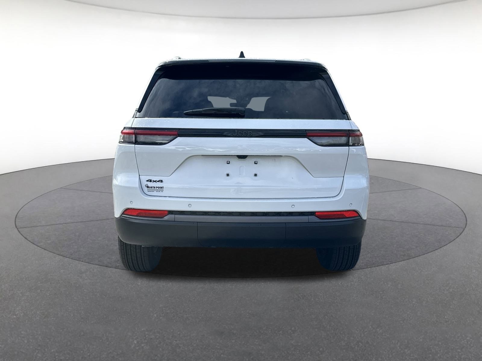 New 2026 Jeep Grand Cherokee Altitude AWD/4WD image 4