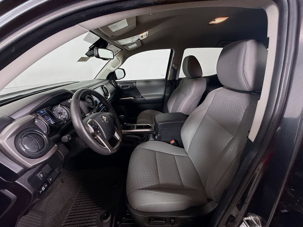Certified 2023 Toyota Tacoma SR5 AWD/4WD image 18