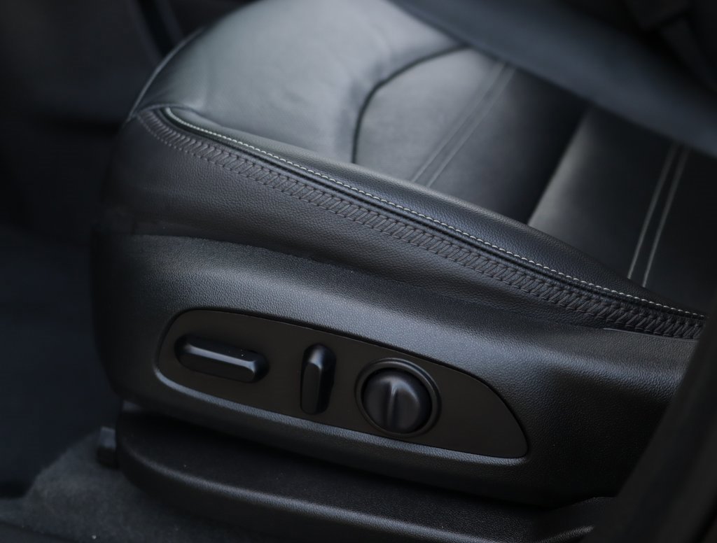 Used 2023 GMC Terrain Denali image 22