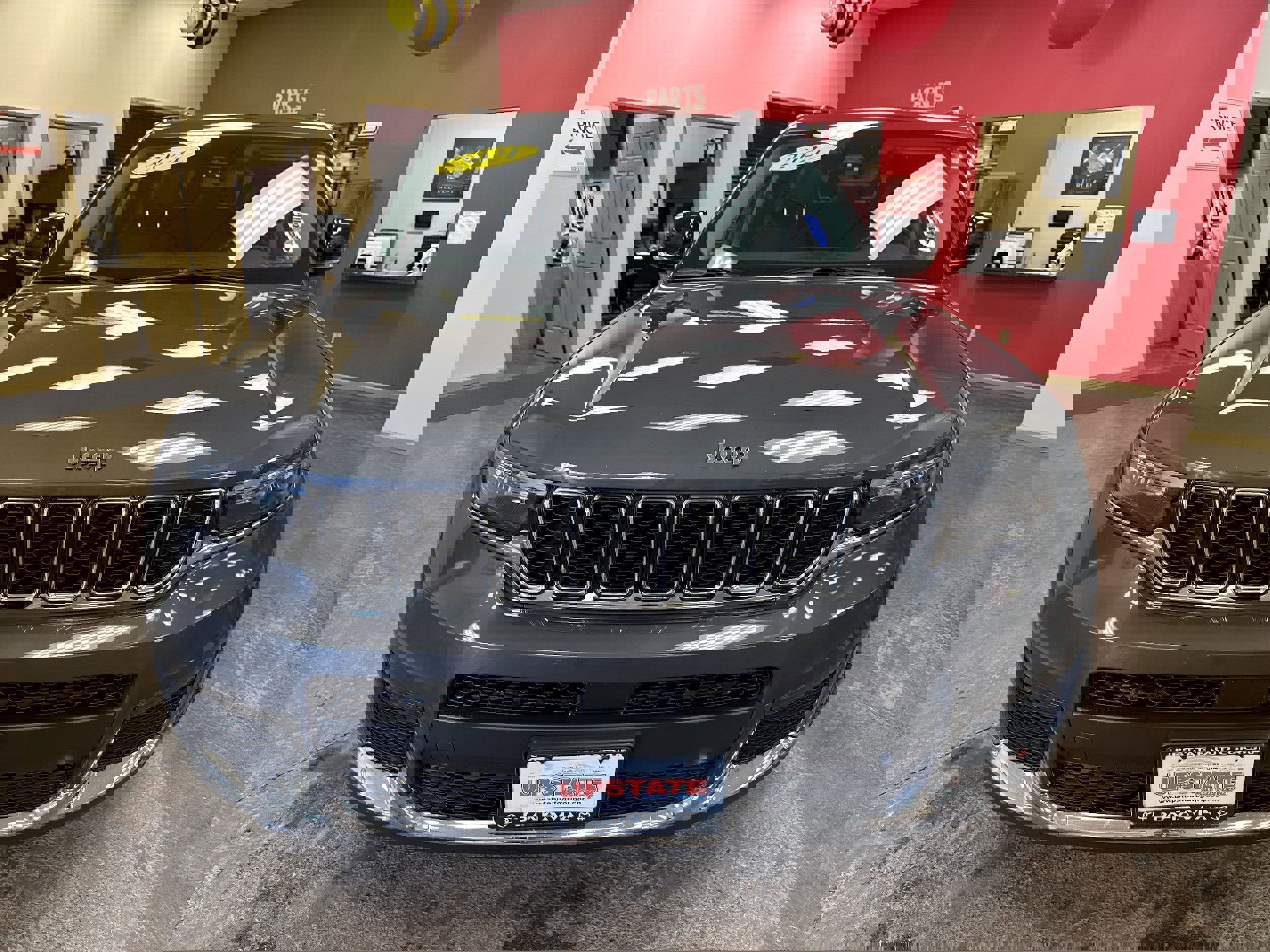 Used 2021 Jeep Grand Cherokee L Limited image 2