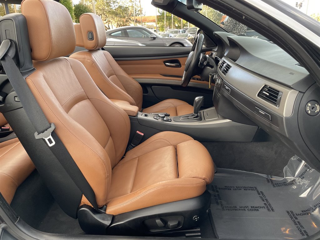 Used 2013 BMW 335i Convertible image 22
