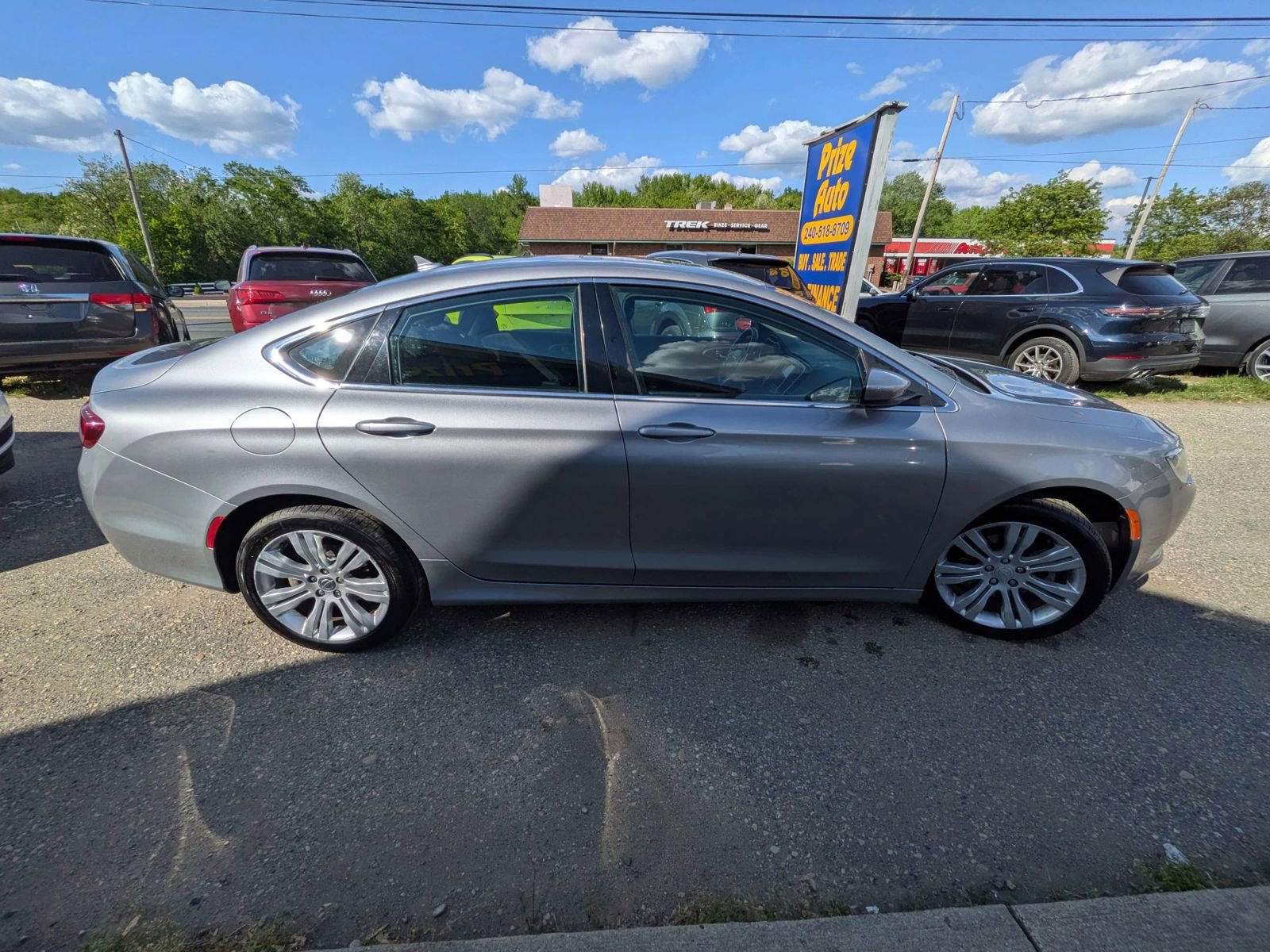 Used 2016 Chrysler 200 Limited w/ Anniversary Edition FWD image 7