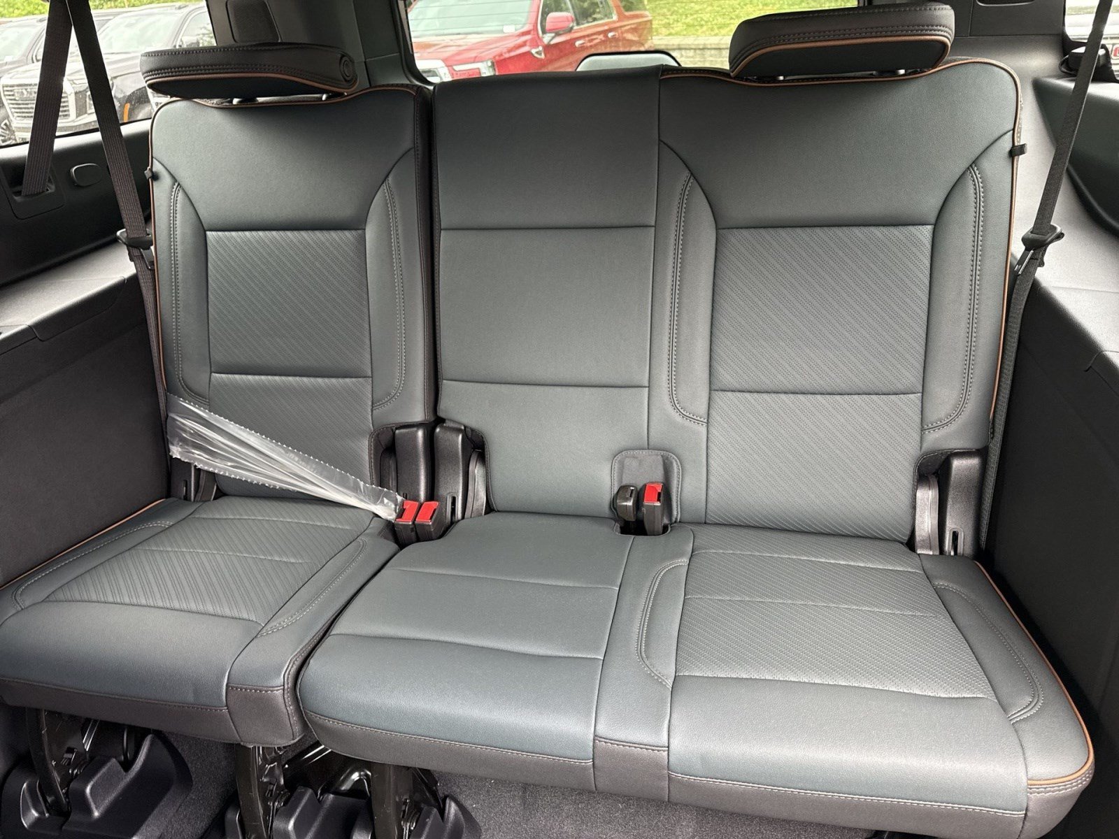 New 2026 GMC Yukon XL AT4 w/ AT4 Premium Plus Package AWD/4WD image 22