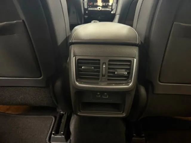 Used 2025 INFINITI QX55 Luxe w/ Accent Package image 17