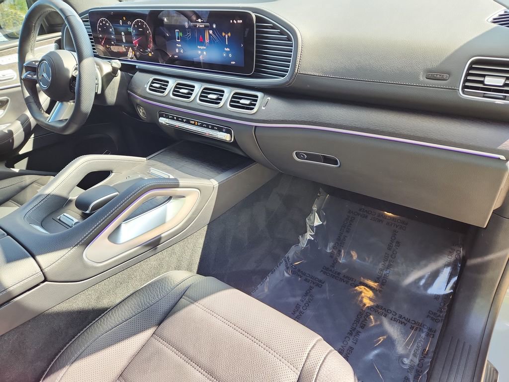 Used 2025 Mercedes-Benz GLS 580 4MATIC image 30