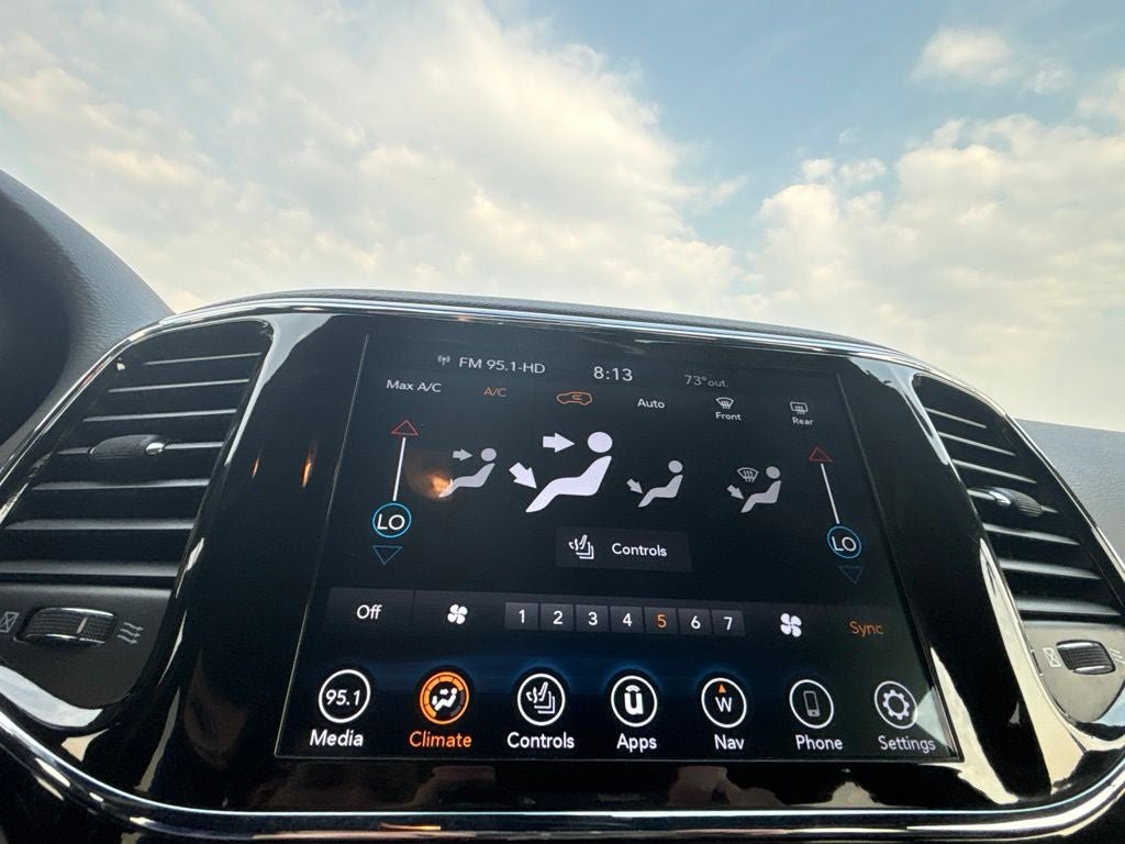 Used 2022 Jeep Grand Cherokee Laredo X AWD/4WD image 21