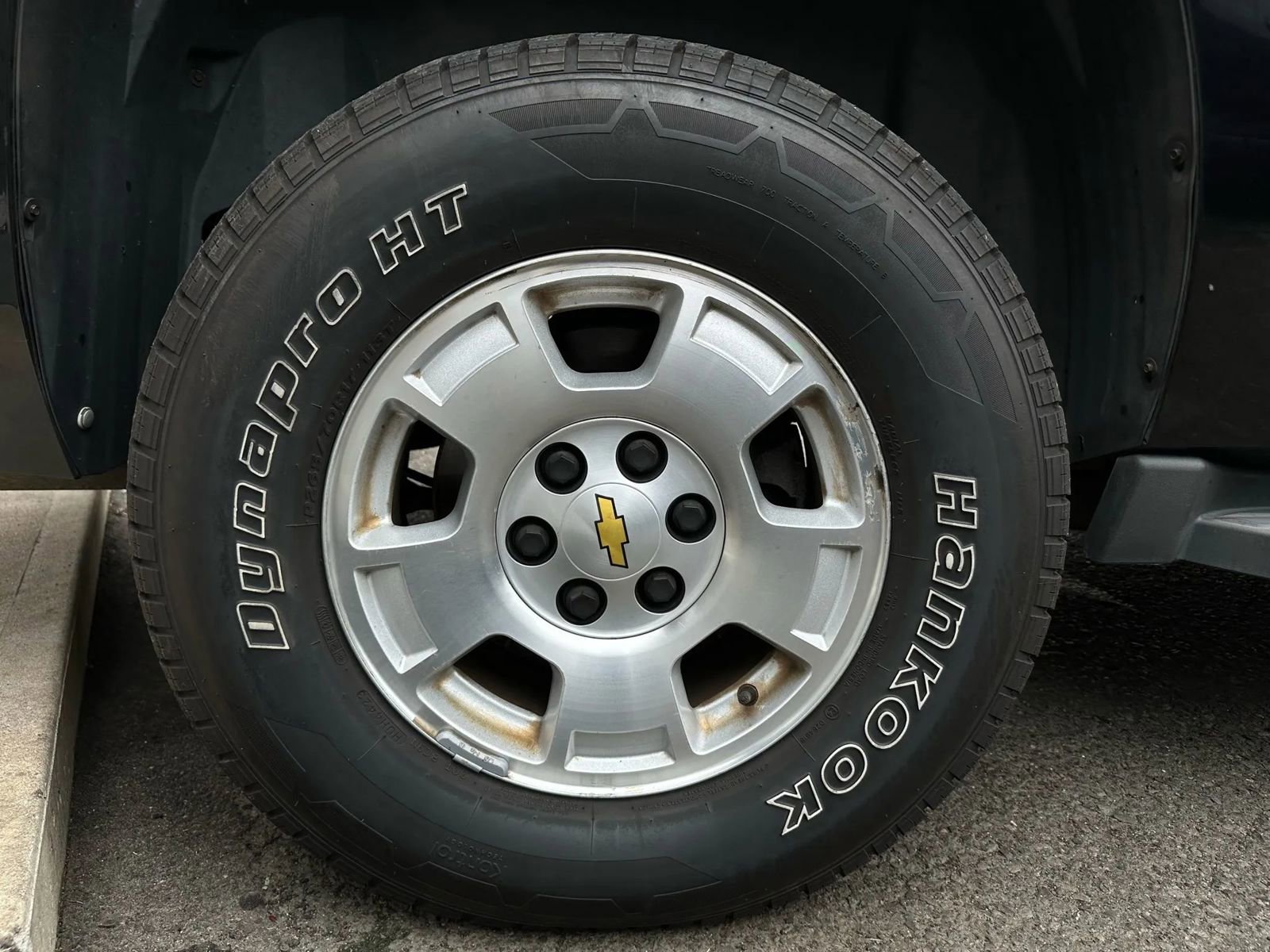 Used 2009 Chevrolet Suburban LT image 29