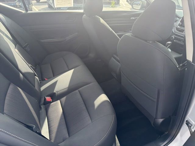 Used 2025 Nissan Altima 2.5 SV FWD image 29