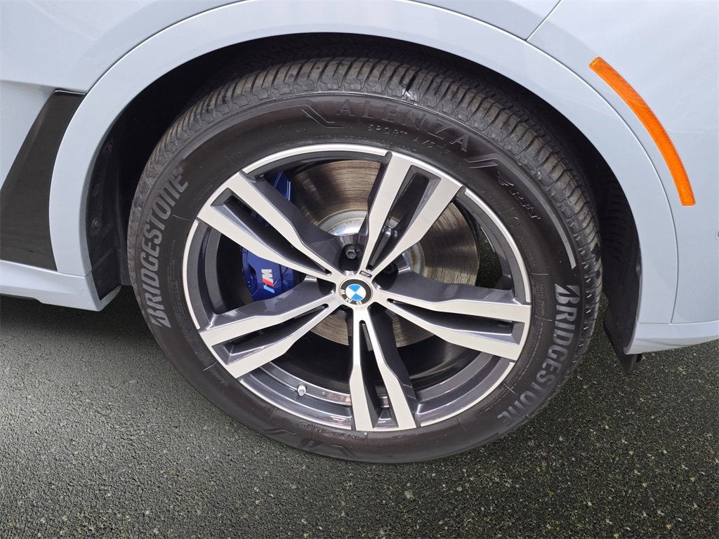 Used 2025 BMW X7 M60i w/ Executive Package image 33
