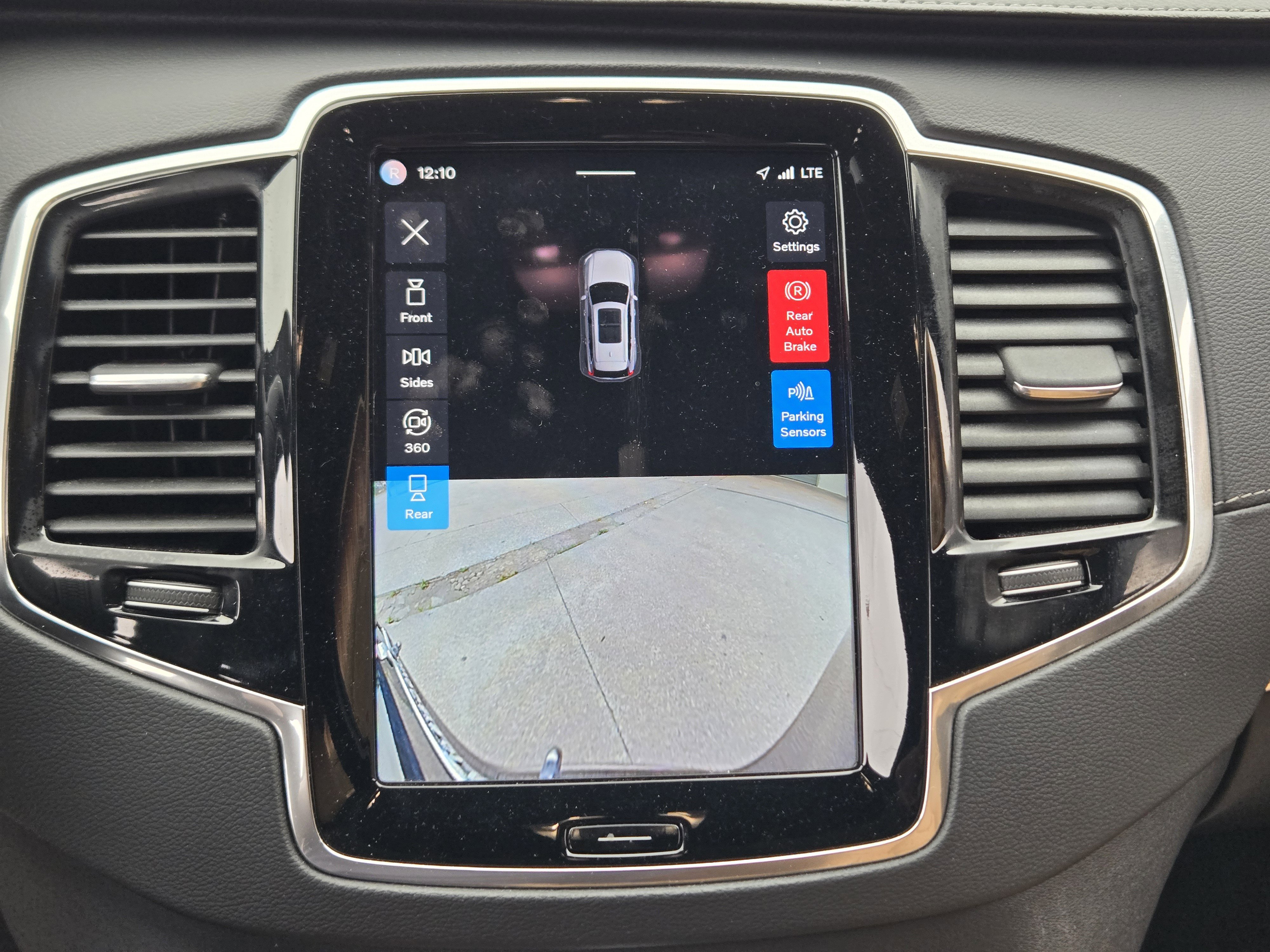 Used 2023 Volvo XC90 T8 Ultimate w/ Protection Package Premier image 16