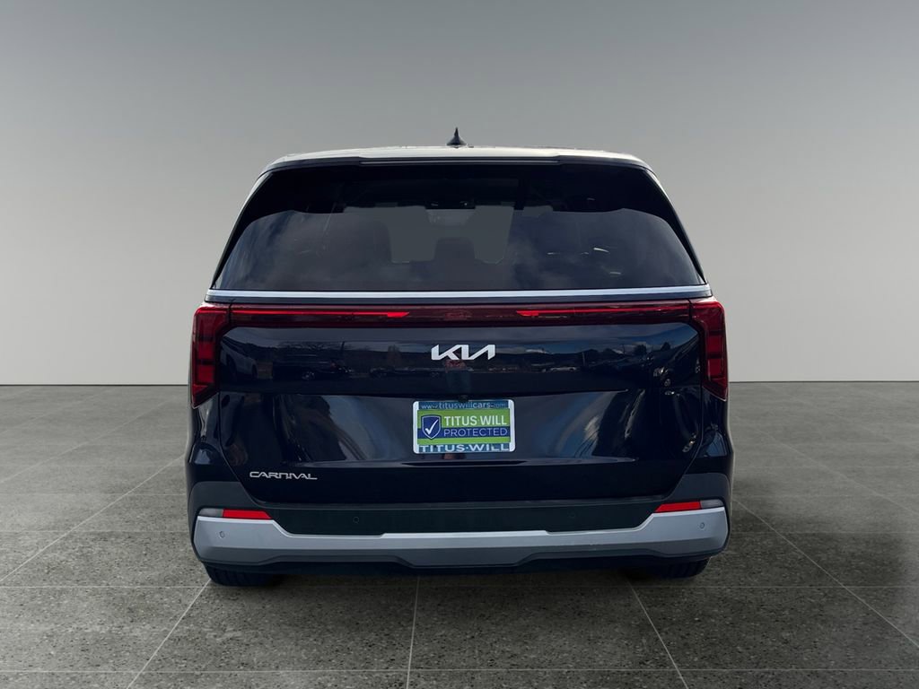 Used 2025 Kia Carnival FWD image 6