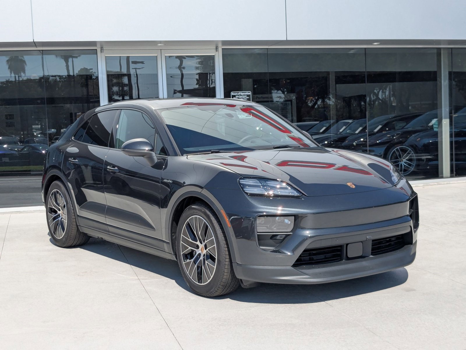 New 2025 Porsche Macan Electric image 7