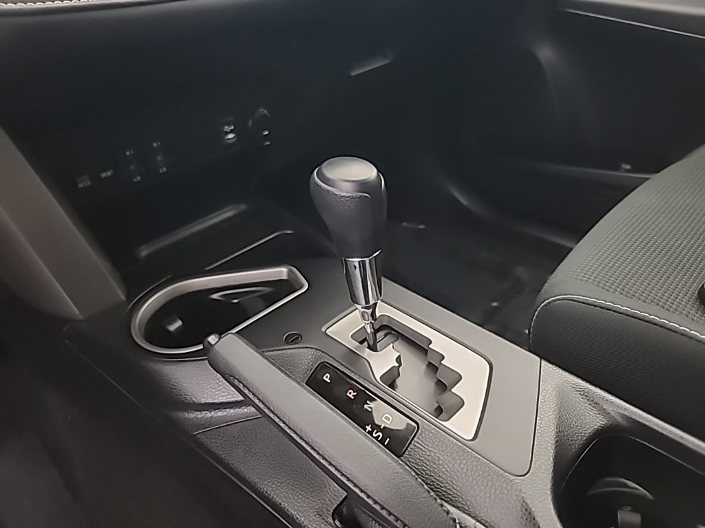 Used 2018 Toyota RAV4 XLE AWD/4WD image 36