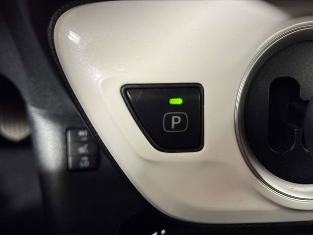 Used 2018 Toyota Prius Prime Premium FWD image 27