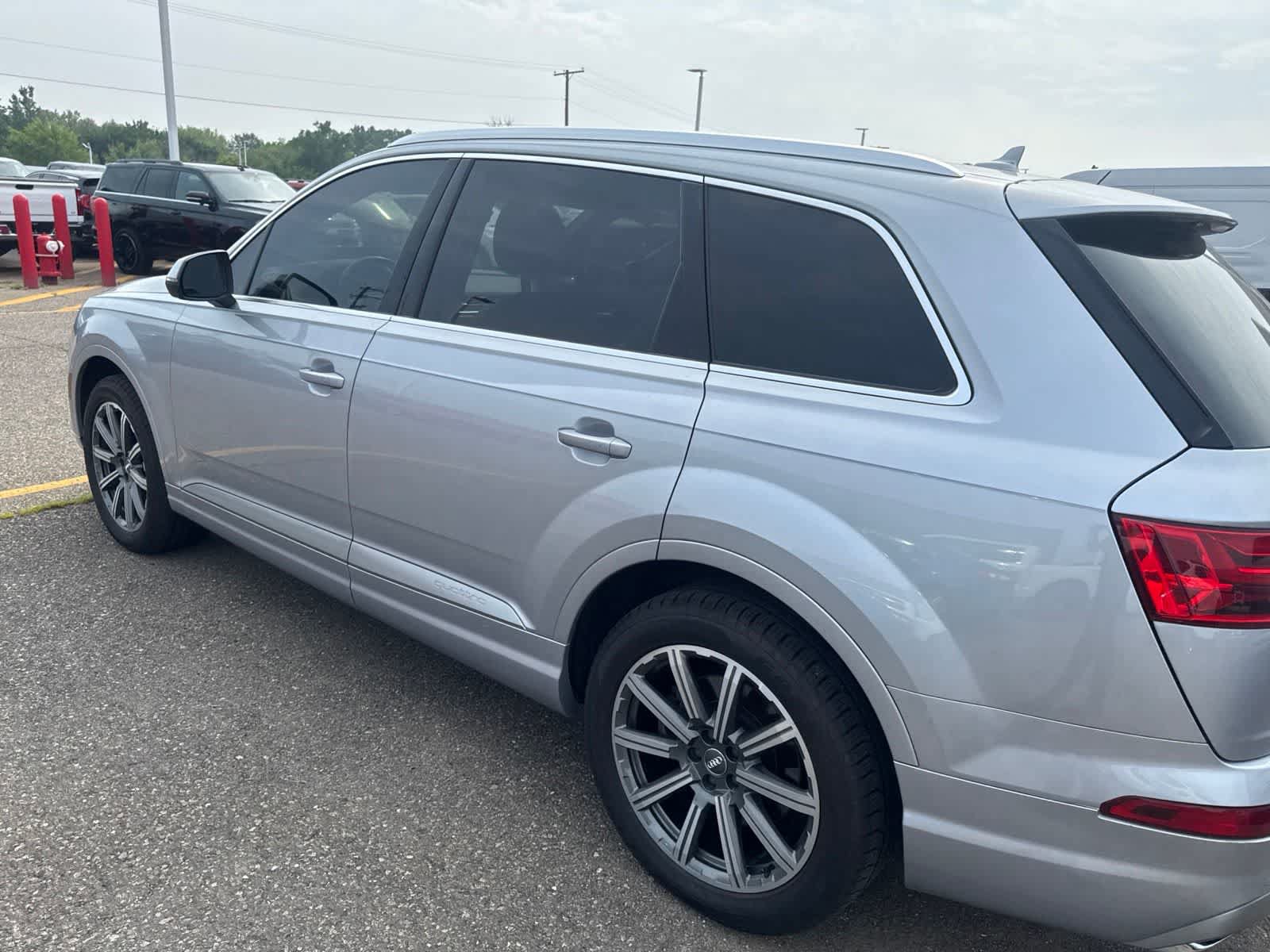 Used 2017 Audi Q7 3.0T Premium Plus w/ Premium Plus Package AWD/4WD image 18