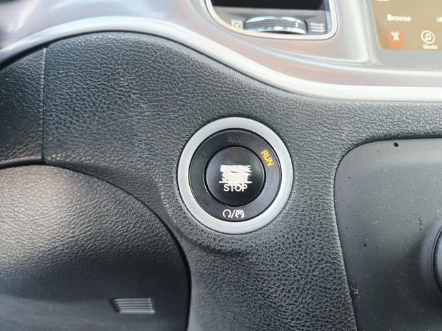 Used 2019 Dodge Charger SXT image 11