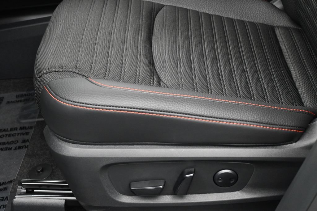 New 2026 Nissan Pathfinder Rock Creek AWD/4WD image 16