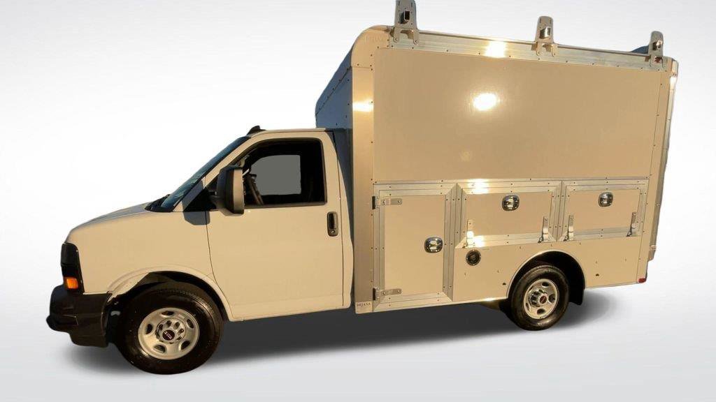 New 2025 GMC Savana 3500 w/ Power Convenience Package RWD image 6
