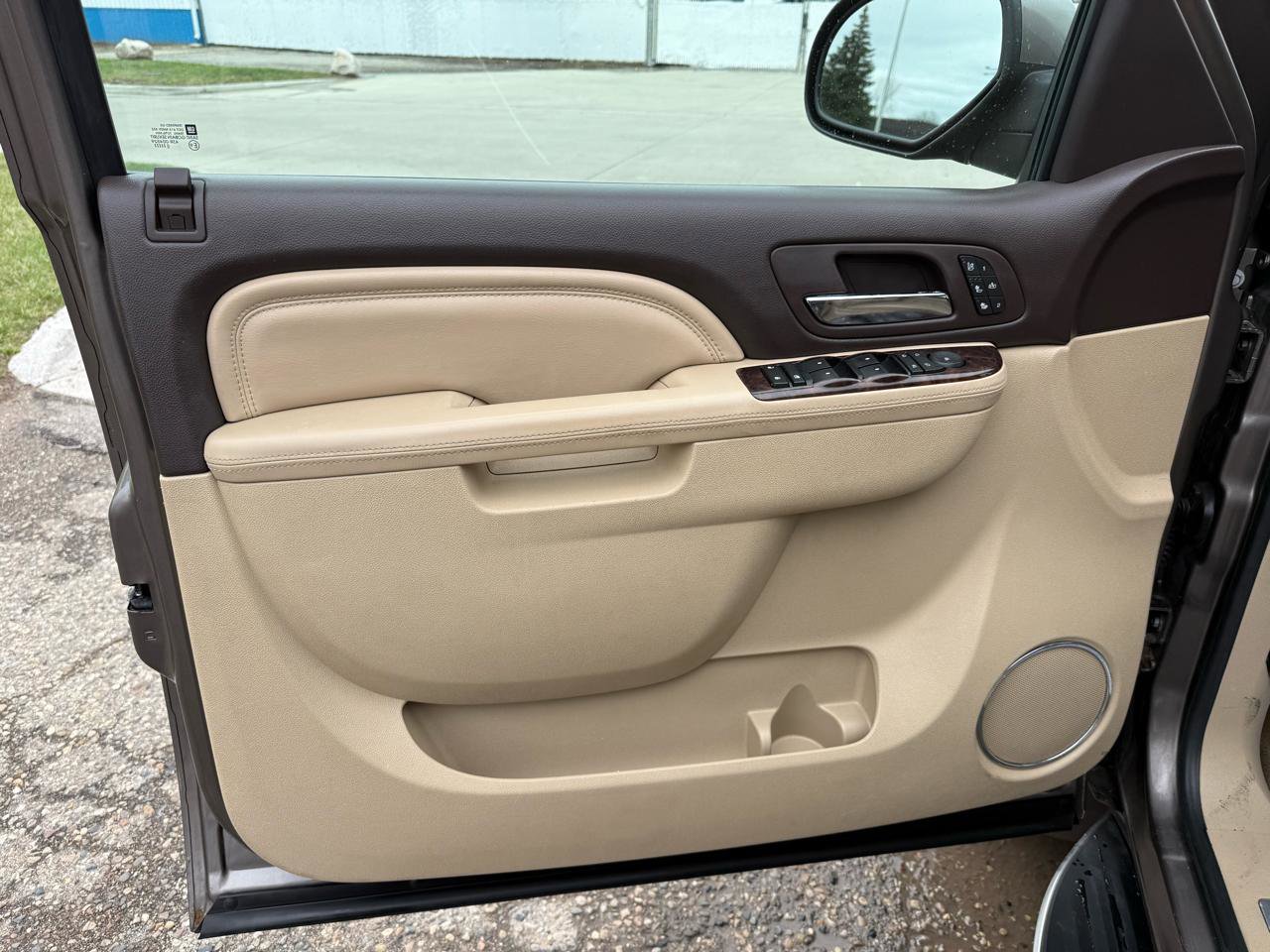 Used 2011 GMC Yukon Denali image 11