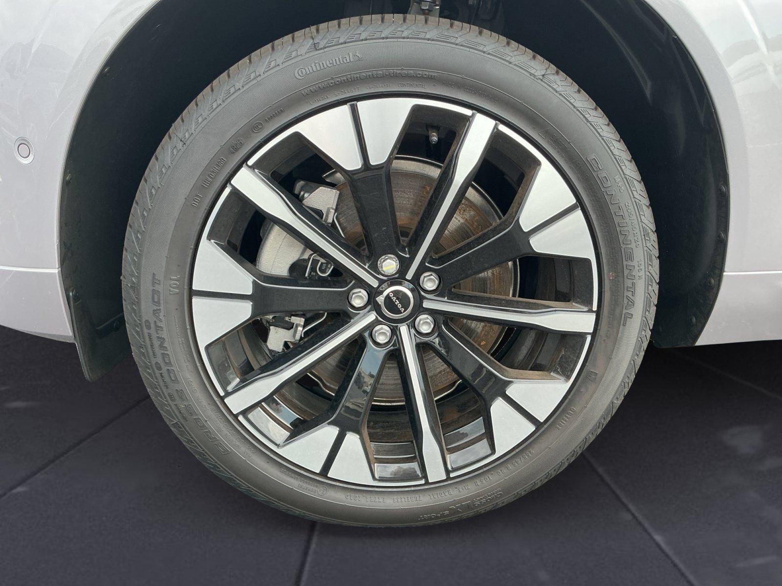 New 2026 Volvo XC60 T8 Plus w/ Protection Package Premier AWD/4WD image 14