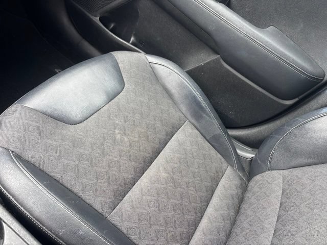 Used 2017 Kia Niro EX FWD image 9