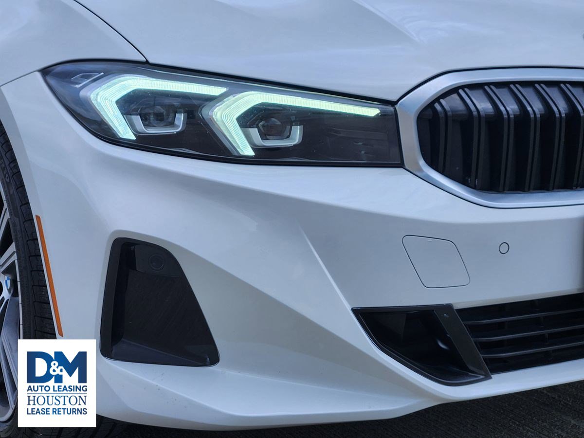 Used 2023 BMW 330i Sedan w/ Premium Package image 9