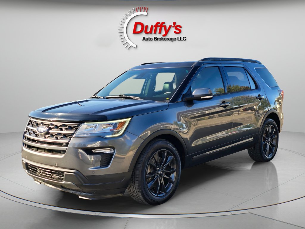 Used 2018 Ford Explorer XLT w/ XLT Appearance Package AWD/4WD image 16