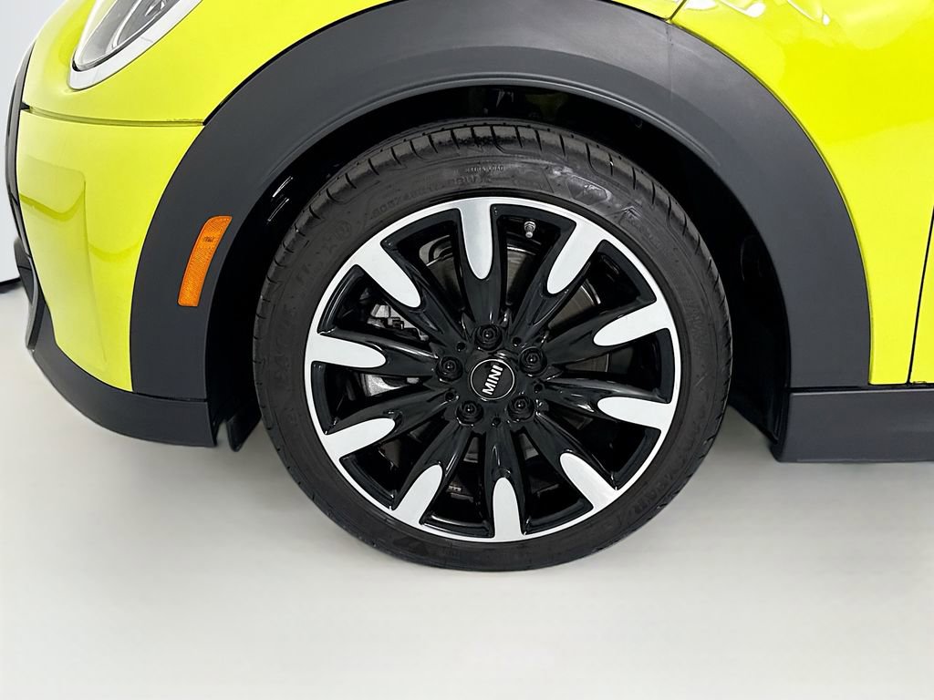 Certified 2024 MINI Cooper S w/ Signature Upholstery Package FWD image 28