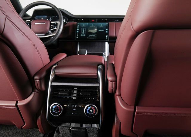 New 2025 Land Rover Range Rover SE image 10