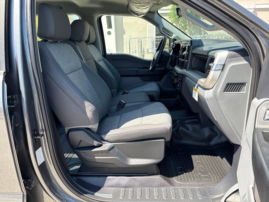 New 2026 Ford F350 XL w/ XL Chrome Package image 5