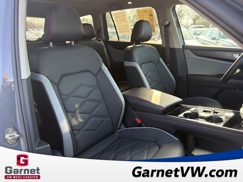 Used 2024 Volkswagen Atlas Peak Edition SE image 42