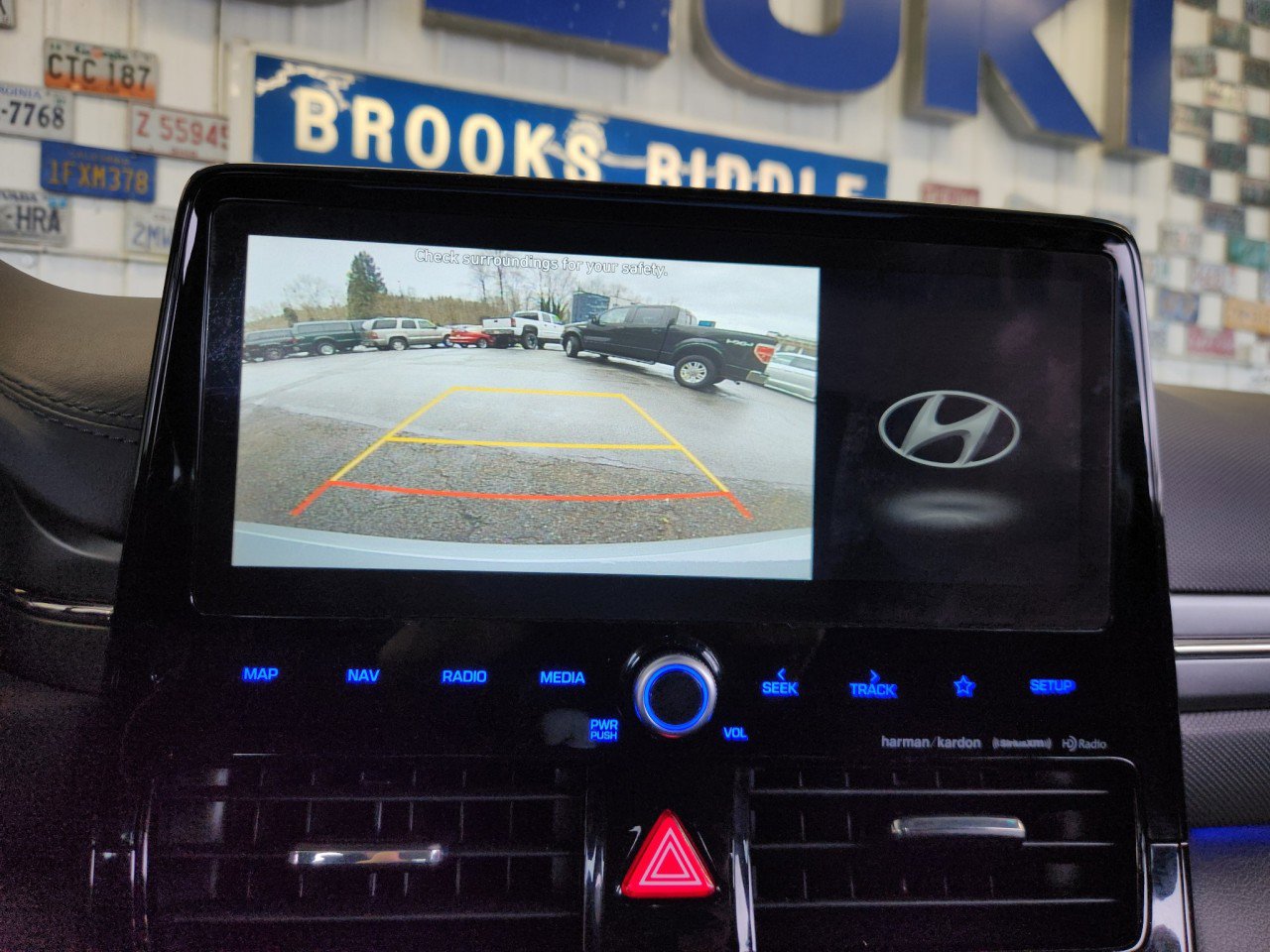 Used 2020 Hyundai Ioniq Limited image 15