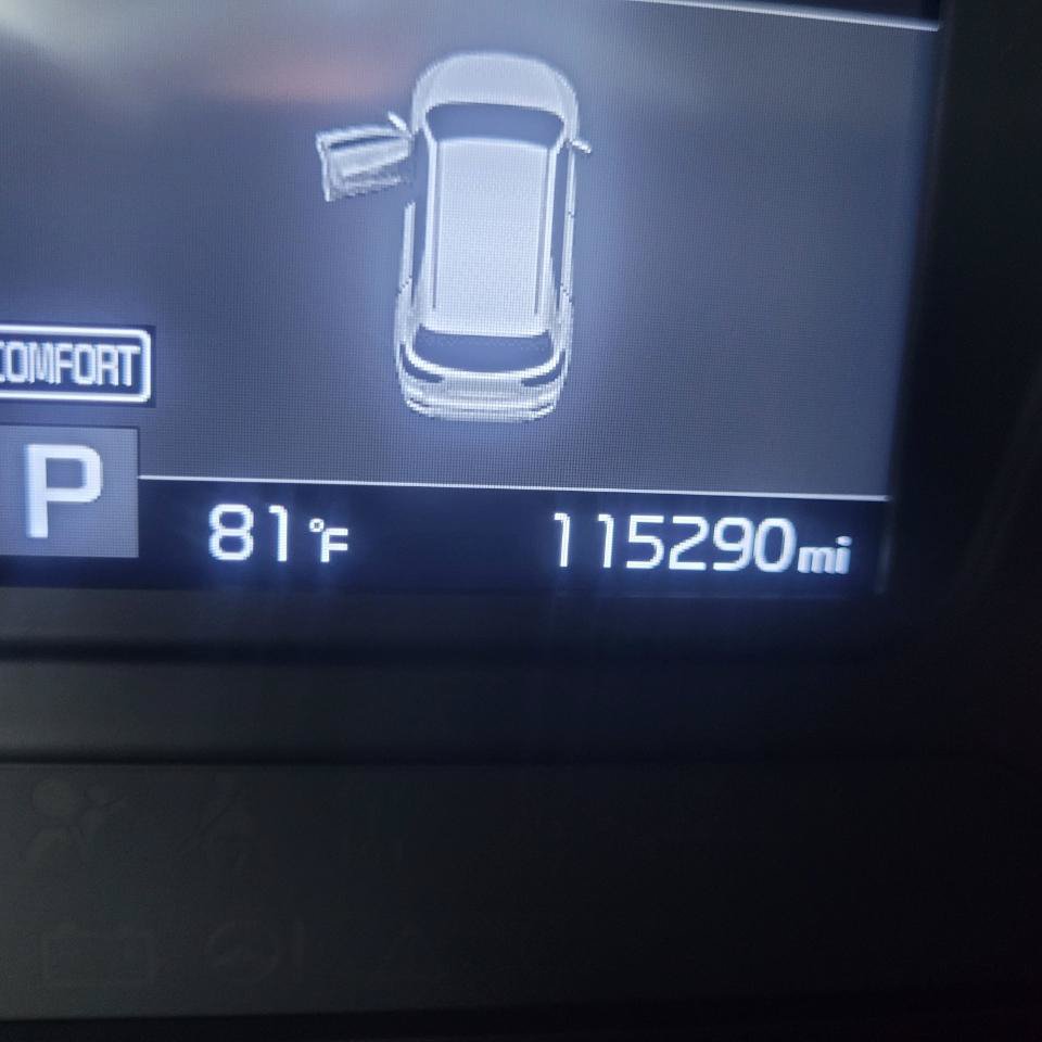 Used 2020 Kia Sorento LX AWD/4WD image 16