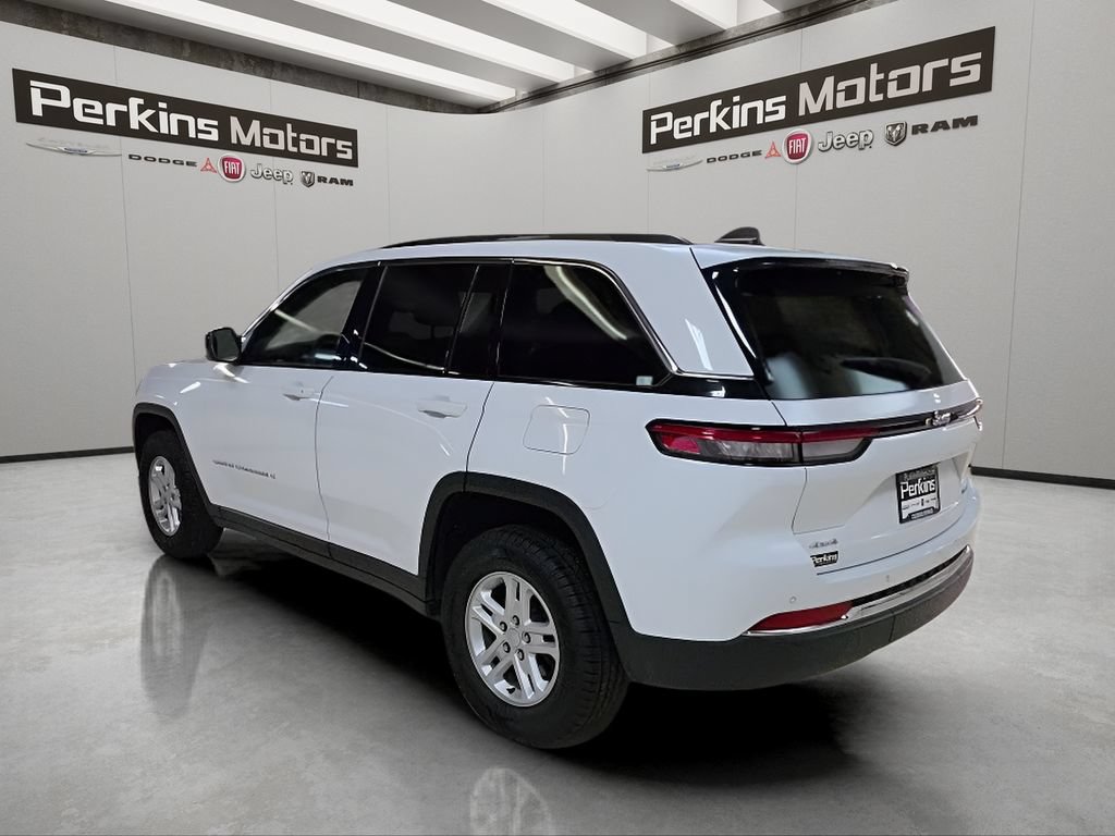 Used 2023 Jeep Grand Cherokee Laredo AWD/4WD image 8
