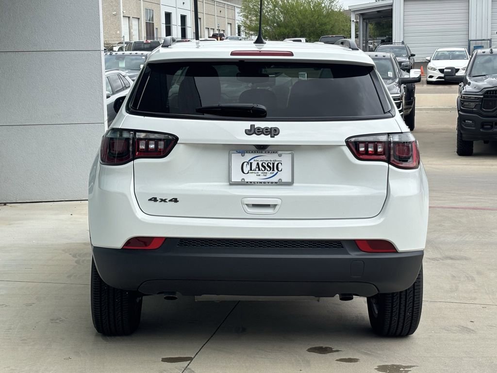 New 2026 Jeep Compass Latitude AWD/4WD image 4