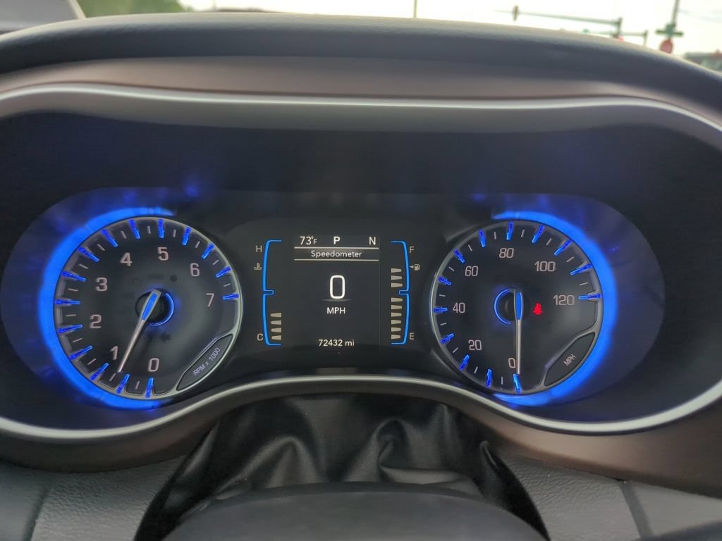 Used 2017 Chrysler Pacifica Touring Plus FWD image 32