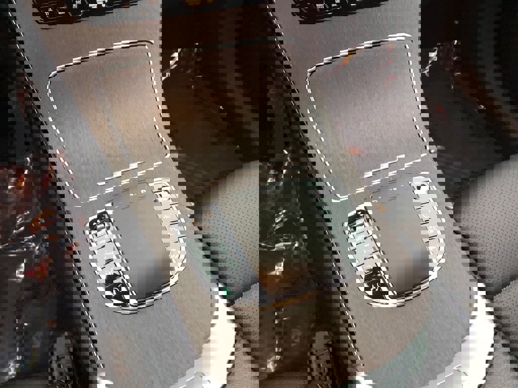 Used 2022 Mercedes-Benz GLC 300 4MATIC w/ Driver Assistance Package image 31