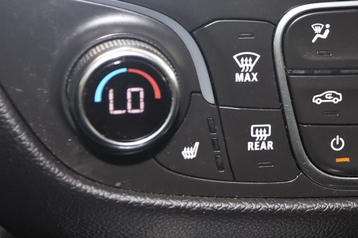 Used 2020 Chevrolet Equinox LT FWD image 8