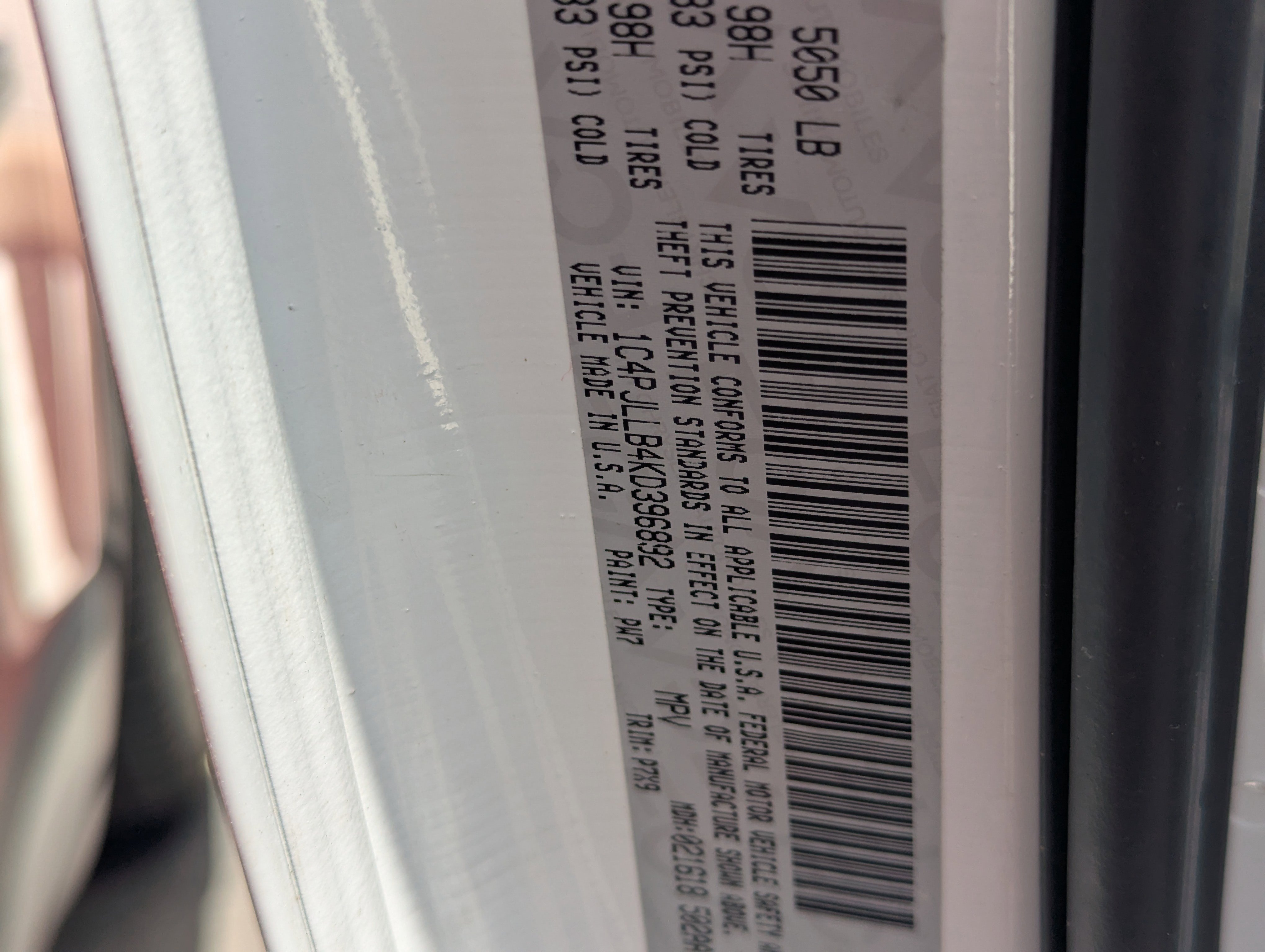 Used 2019 Jeep Cherokee Latitude Plus FWD image 32