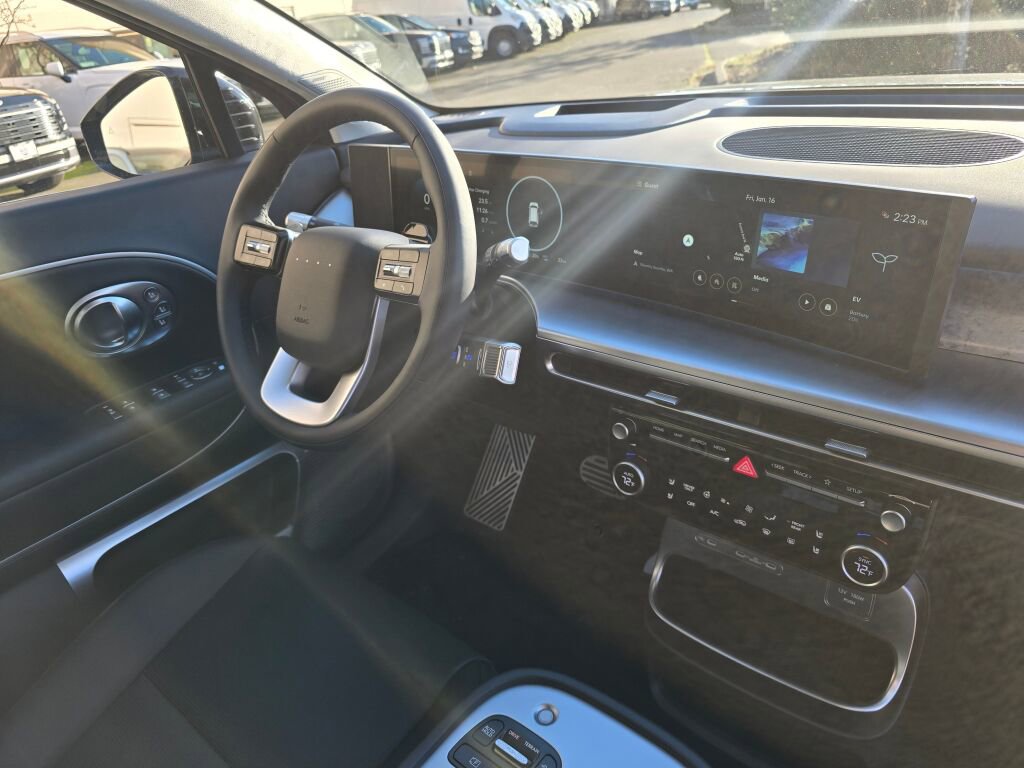 New 2026 Hyundai Ioniq 9 Calligraphy image 10