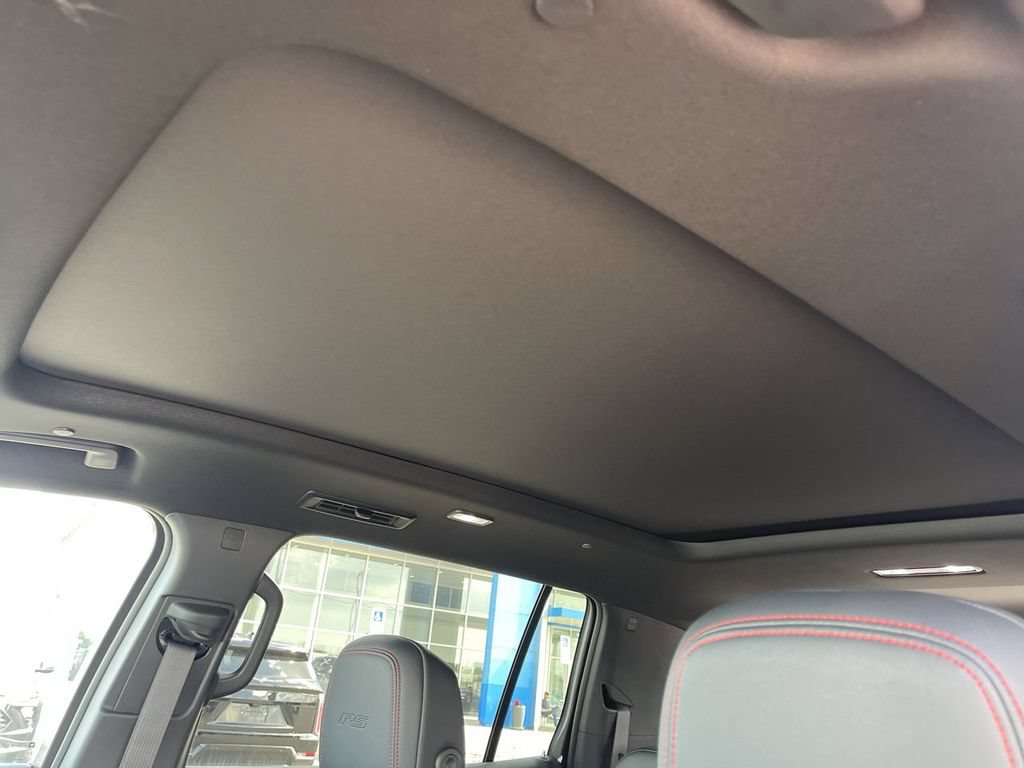 New 2026 Chevrolet Traverse RS w/ LPO, Floor Liner Package AWD/4WD image 22