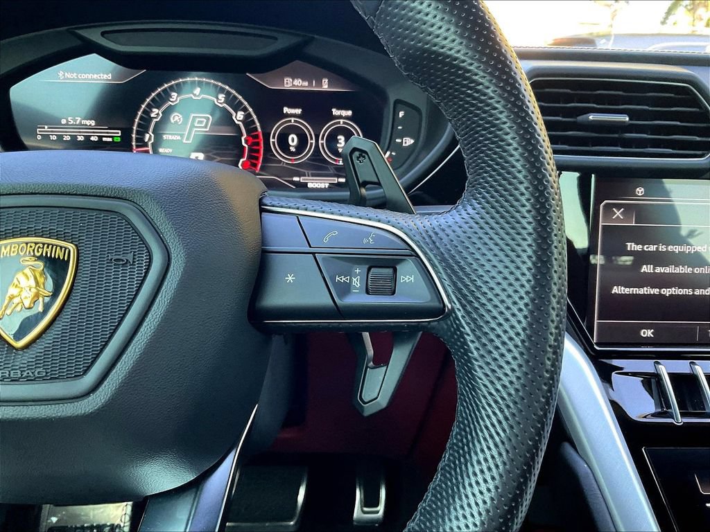Used 2022 Lamborghini Urus AWD/4WD image 12